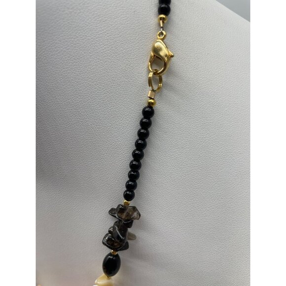 Zebra Pendant Necklace By Lee Sands With Mother Of Pearl Smokey Quartz 24" - Picture 5 of 9